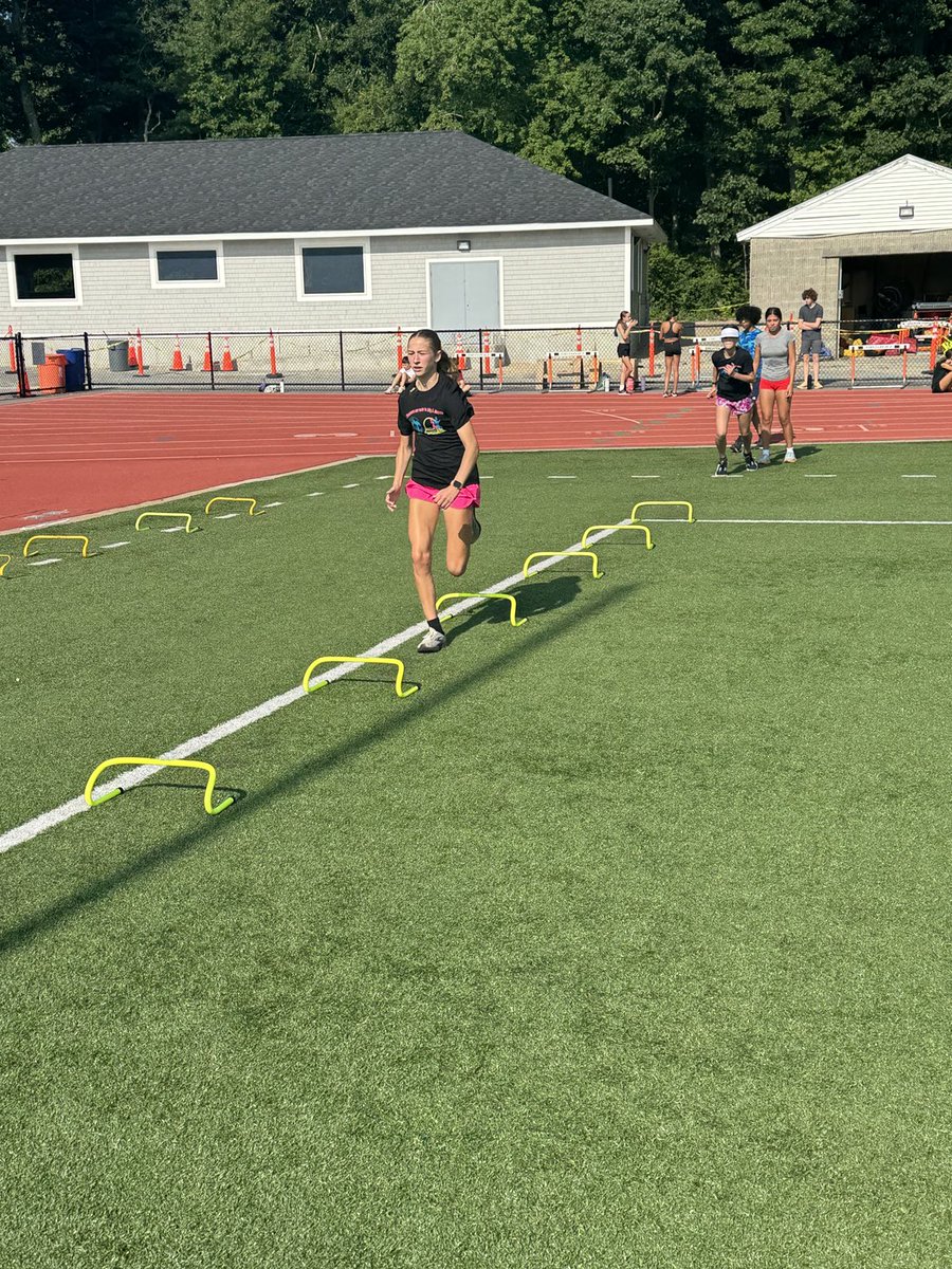 XC_Project's tweet image. Running the wickets during the workout today. #speedproject #wickets