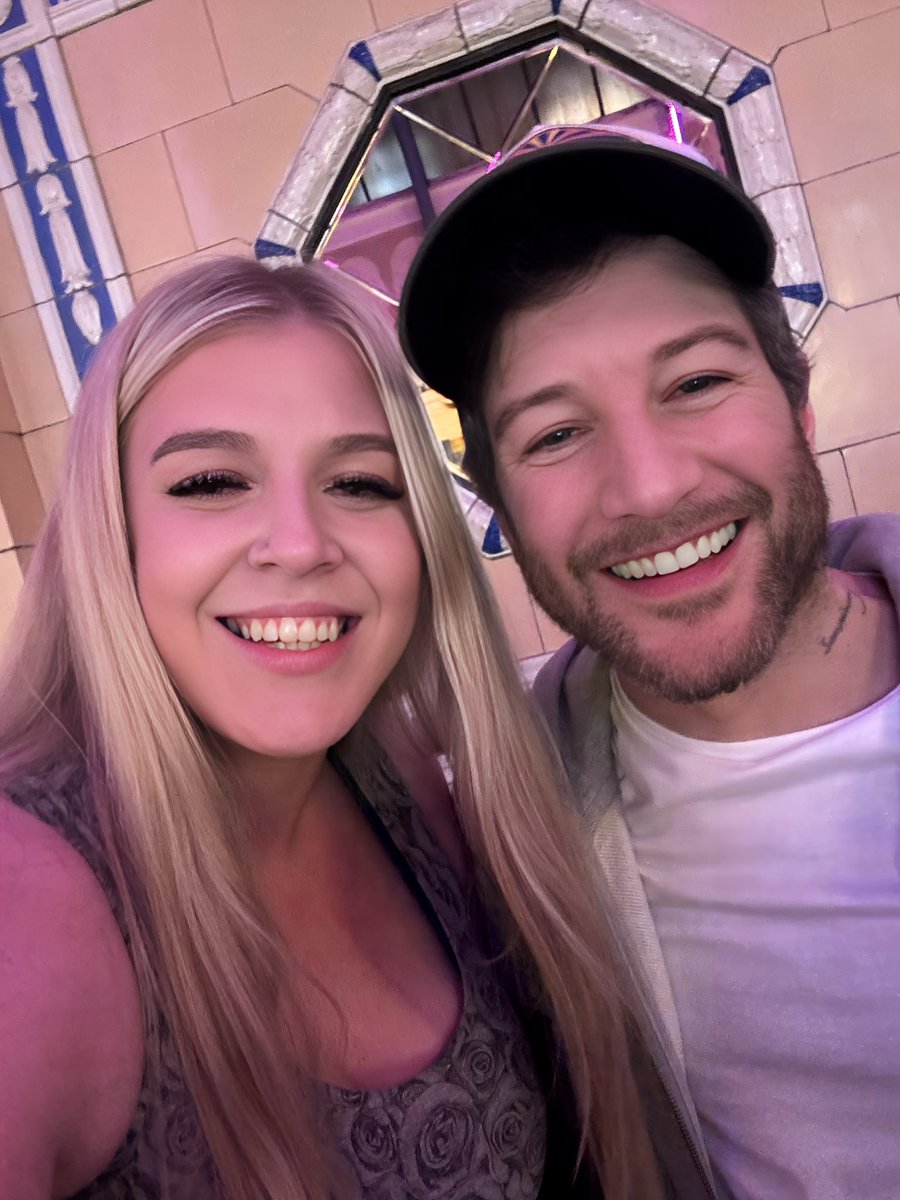 GeorgiaB08's tweet image. 6 years on and still the best time seeing you- never change 🩵 @MattCardle