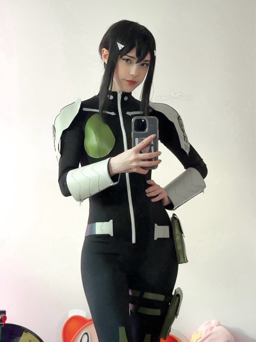 BunnyGirlBree's tweet photo. Quick Mina Pics🔫💚 https://t.co/aP33YVsk5L