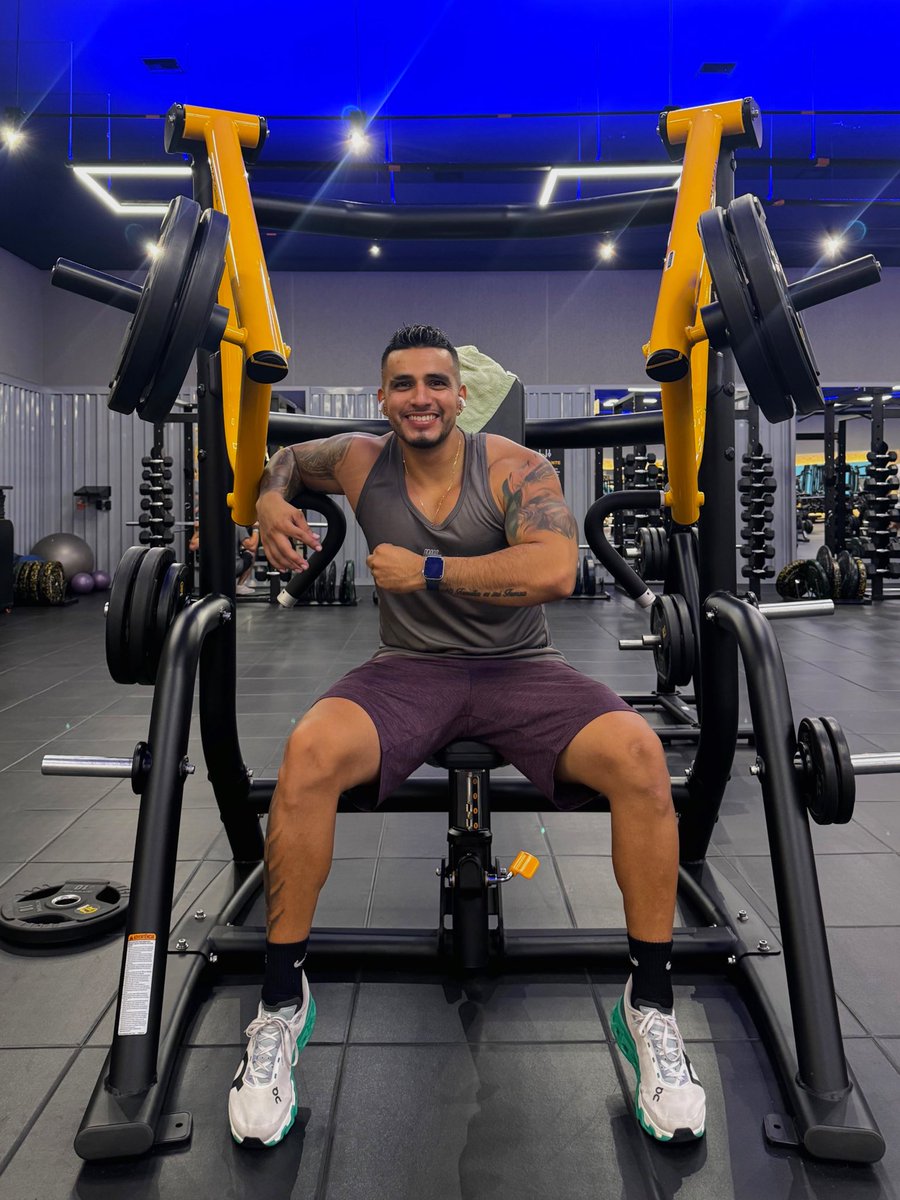 JuanPaMurillo27's tweet photo. 5/6
#TeamJPM 💪😎 https://t.co/3hycJtMNGL