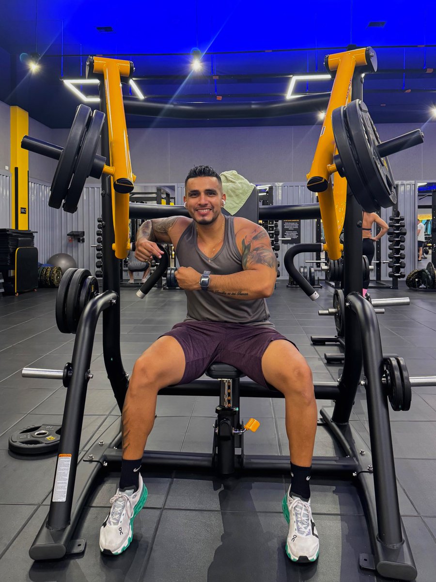 JuanPaMurillo27's tweet photo. 5/6
#TeamJPM 💪😎 https://t.co/3hycJtMNGL