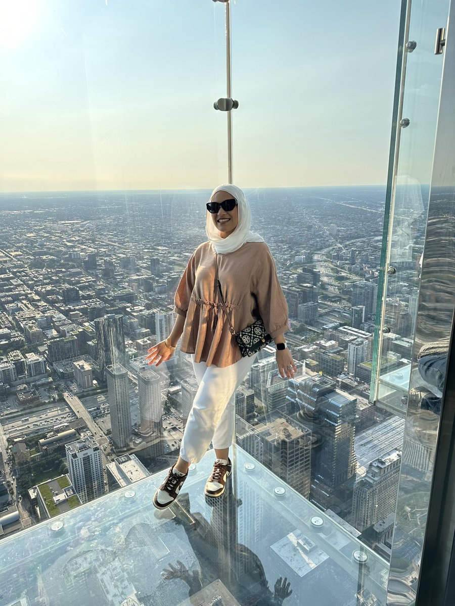 mbadat2011's tweet photo. Chicago ✅ #skydeck #summervacay https://t.co/rRHpNxjgRm