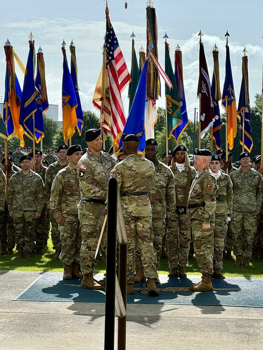 It was awesome, impactful and hot 🥵 Congratulations MG McCurry and Gill. Aviation in our Army is in good hands. <a href="/FlyArmyCG/">MG Clair A. Gill</a>