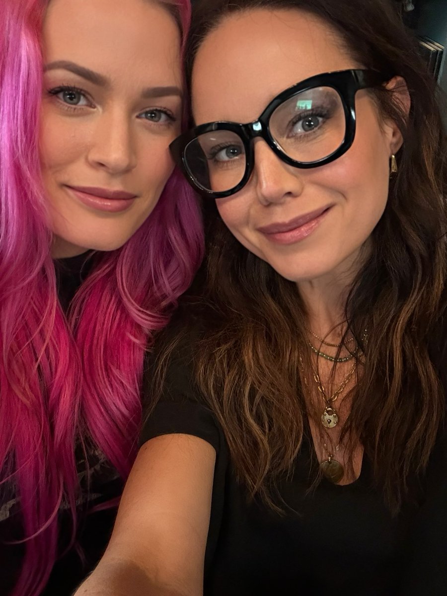 voxeylady's tweet photo. Songwriting and friending it up with this beauty has been good for my soul. I know @stocklynband agrees! Looking forward to MORE @cyndithomson! 🎶
#songwriter  #countrymusic #nashville #music #woohoo https://t.co/KlNE4CmDul
