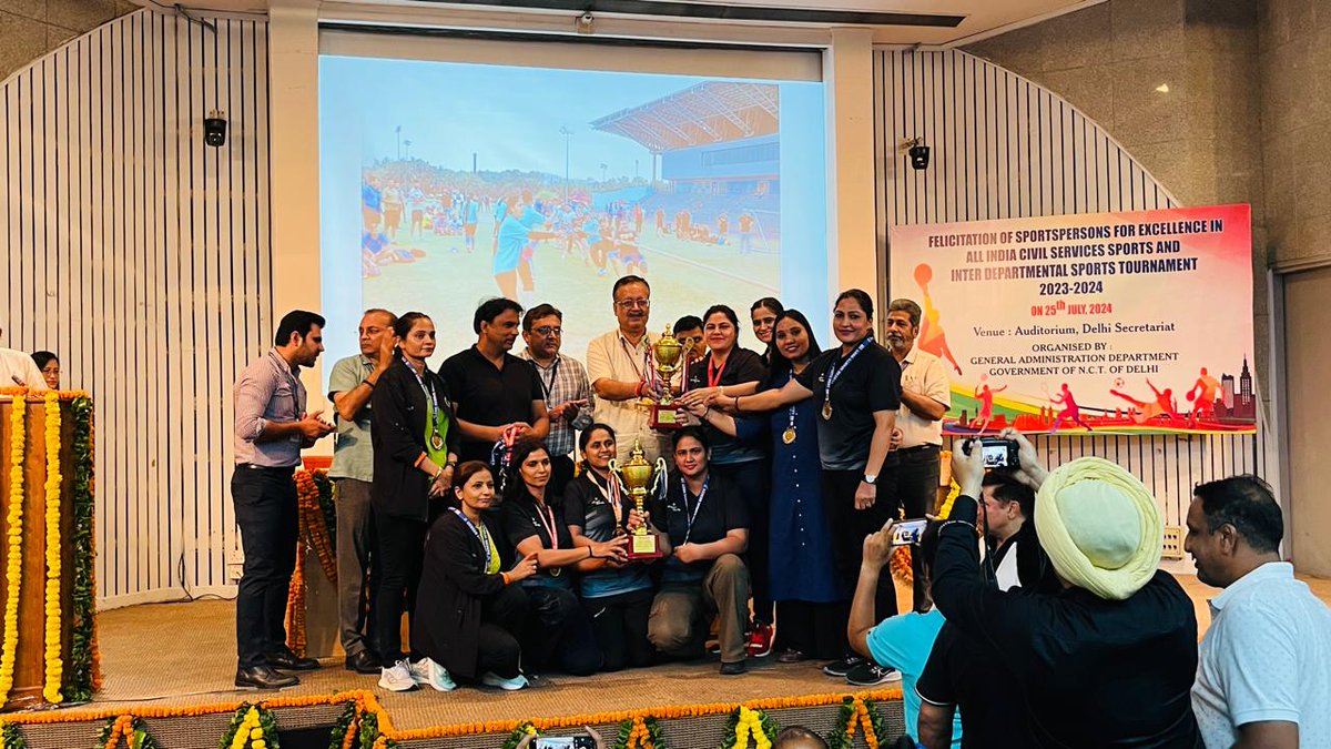 District WB Official (@district_wb) on Twitter photo #West B sportspersons
felicitated for excellence in All India Civil Services Sports & Inter Departmental Sports Tournament 2023-24
Double gold๐ฅ๐ฅSPE zone 17 Bharpai mam 100 m & 400 our sportspersons also won Gold in ๐๐ , tug of war
๐ฅ๐ฅin athletics ๐โโ๏ธ๐โโ๏ธ๐ธ๐ธ badminton
๐๐ #West B sportspersons
felicitated for excellence in All India Civil Services Sports & Inter Departmental Sports Tournament 2023-24
Double gold๐ฅ๐ฅSPE zone 17 Bharpai mam 100 m & 400 our sportspersons also won Gold in ๐๐ , tug of war
๐ฅ๐ฅin athletics ๐โโ๏ธ๐โโ๏ธ๐ธ๐ธ badminton
๐๐