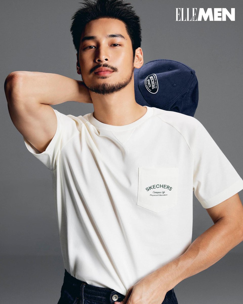 ApoNattawinofc's tweet photo. ตกอยู่ในภวังค์อาโปซะล้าววววว 

APO BA SKECHERS X ELLEMEN 

@Nnattawin1 @ElleMenThailand   
#ApoNattawin #SkechersTH #SkechersxAPO #ELLEMENX 
#ELLEMENXApo https://t.co/zTRWRuzAoP