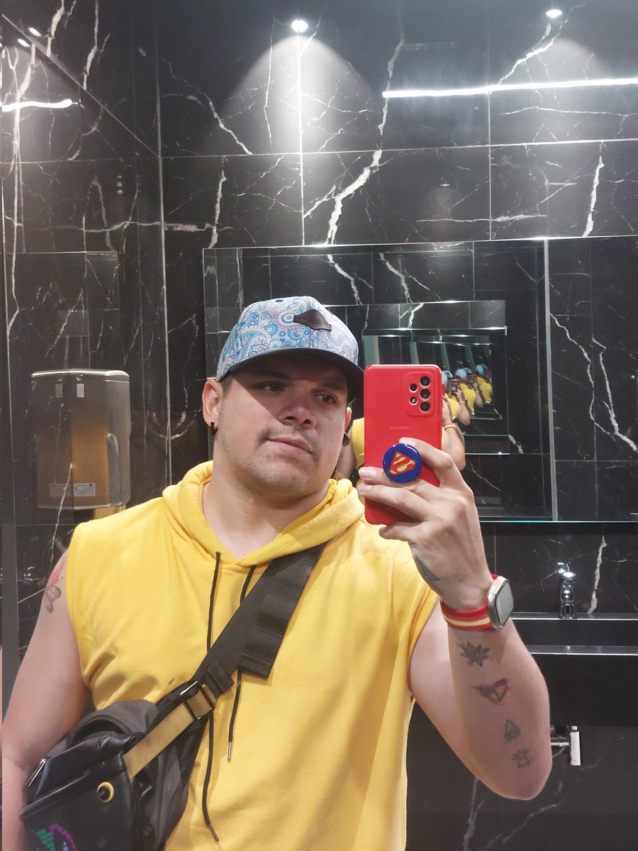 CristopherMari1's tweet photo. Aquí una foto antes de ir a dormir, fui a Cinepic Un rato a ver Deadpool y Wolverine y la verdad la pasé genial, han sido unos días de puro llanto y oración porque estamos en etapa de una hermosa transición mi 🇻🇪 ¡A VOTAR! https://t.co/bej9elybPx