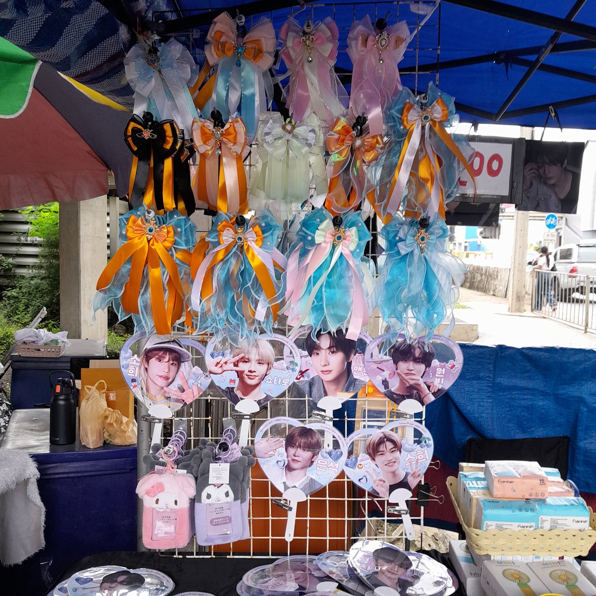 PATA_Shop88's tweet photo. ร้านอยู่ใต้ทางด่วนข้างสนามบอลเมืองทอง #RIIZE_FANCON_in_BKK https://t.co/CCJfrZ3ZK9