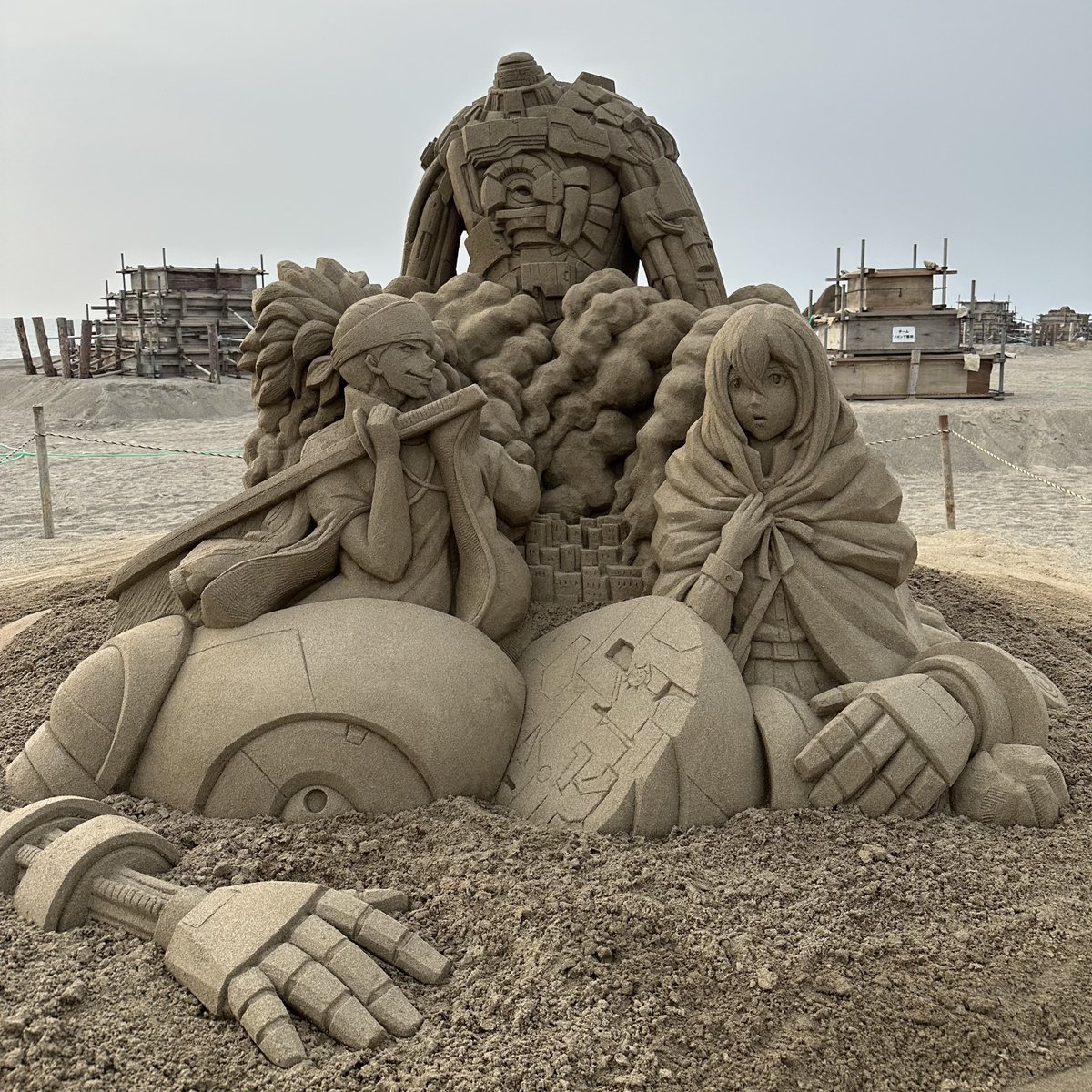 ◤コラボ砂像完成⚔️◢ 本日より開催！ 「サンドクラフト2024 in みた