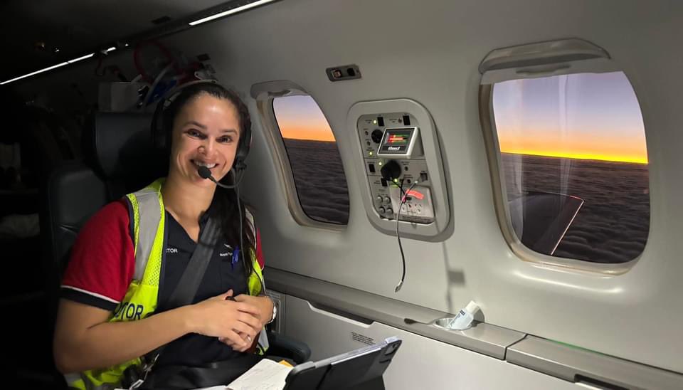 Top End team out and about - FANZCA Retrieval Dr @YasminFinally1 &amp; Flight Nurse <a href="/chrisadelaide/">Chris Green</a> providing critical care transport from Darwin to Adelaide. Always a long task there and back, and worth every minute. #rfdsSANT

[📸Chris Green]