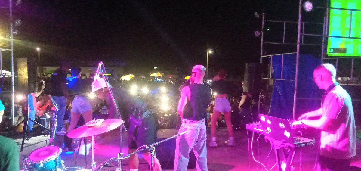 Para cerrar la noche del 26 de julio, se presenta en la Plaza Niceto Pérez Alex Duval en concierto #guiraen26