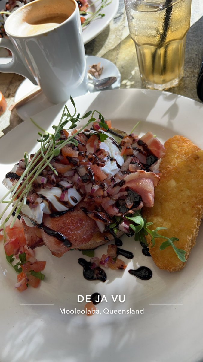 SandyGilchrist_'s tweet image. This is what we call winter 😏

#weekendsaway #winter #SunshineCoast #relaxing #amreading 

11:59 @EricaLeeAuthor