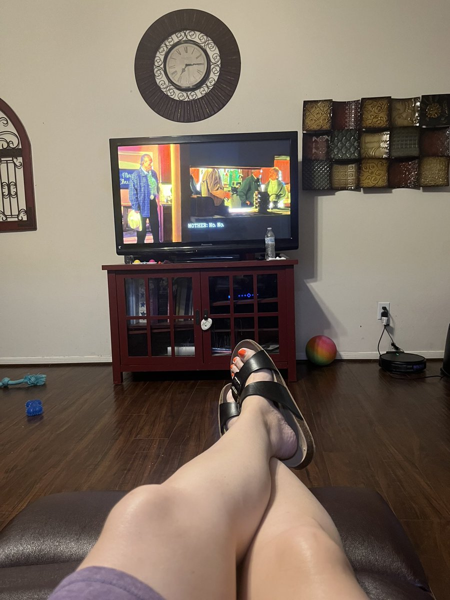KatySisk2's tweet photo. I absolutely love when I get “me time” to just relax! Especially with only a week left of summer. 
@exleyexpress 
#ExleySummer24ABC https://t.co/waqkrVT0fy