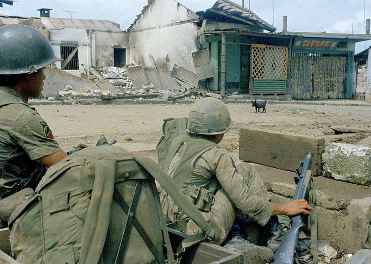 O8lI5's tweet photo. ARVN soldiers near the town of Dong Ha, South Vietnam (3rd April, 1972) https://t.co/XVROHQomK2