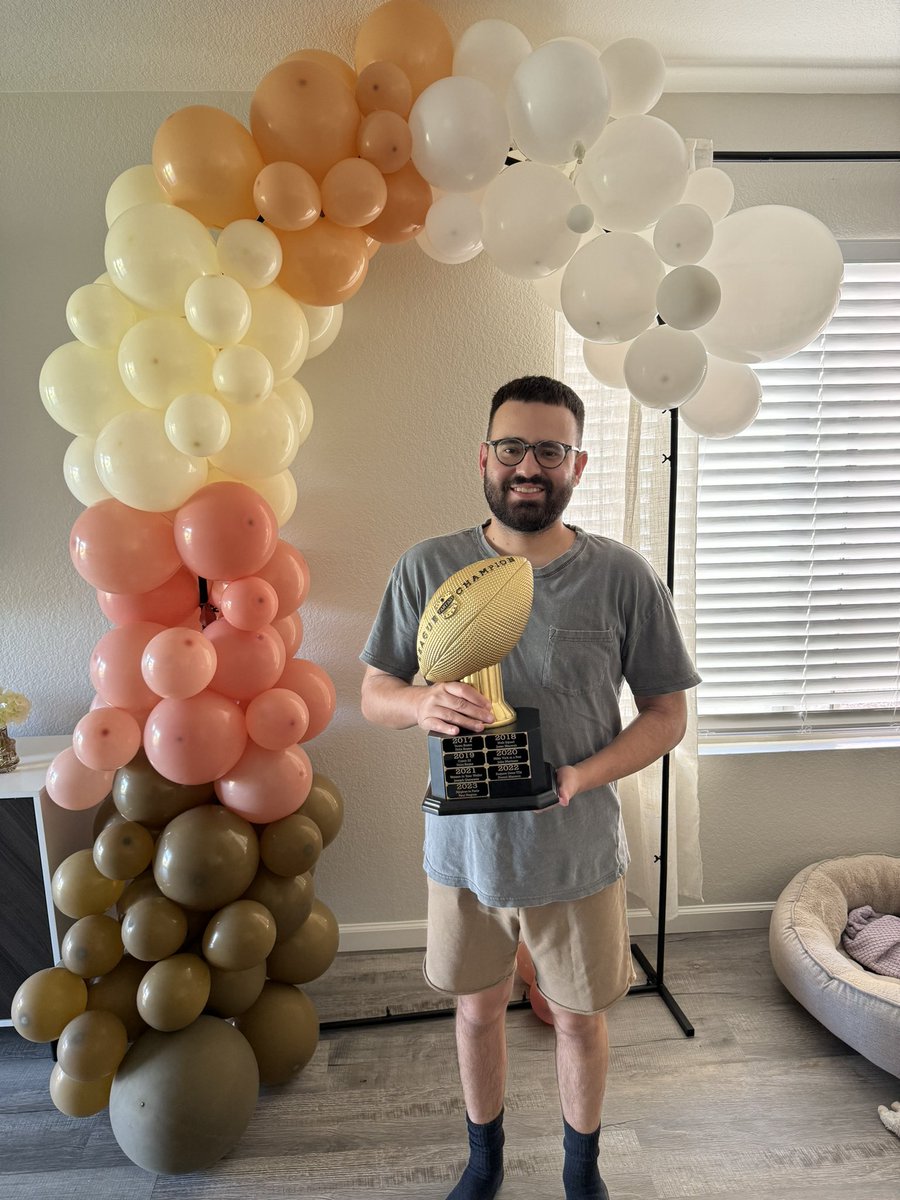 If You Aint First, Youre LAST tweet media