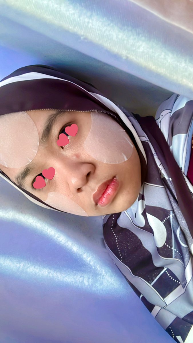Now i suka gila skin i 🫠 pipi dah toink toinkk lembut, dah kurang redness sbb pakai benda ni. Tak pasal kene restock—