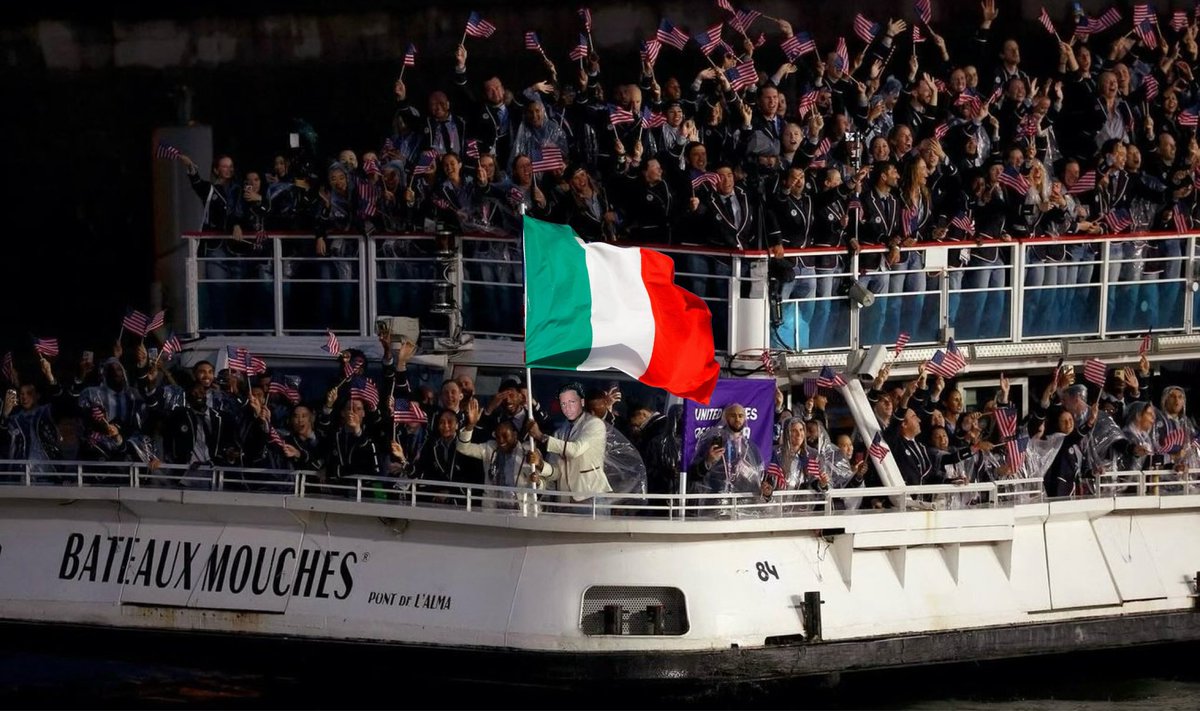 MarkNDomENTLLC's tweet photo. Boat party was fuckin sick yo. Yopped LeBron’s wallet when I was swapping out the flag. Cha chiiing. #MaronesInParis #GodBlessAmerItaly https://t.co/g2thPB3zwv