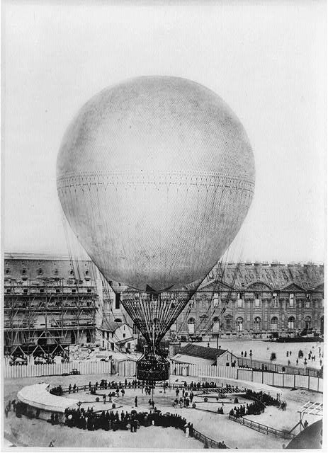 The Olympic caldron took to the skies over Paris in a tethered balloon in Tuileries garden, echoing Henri Giffard’s 1878 feat. Turns out Giffard learned engineering with <a href="/centralesupelec/">CentraleSupélec</a> lectures. 🌟🎈 #Paris2024  #History #Engineering
