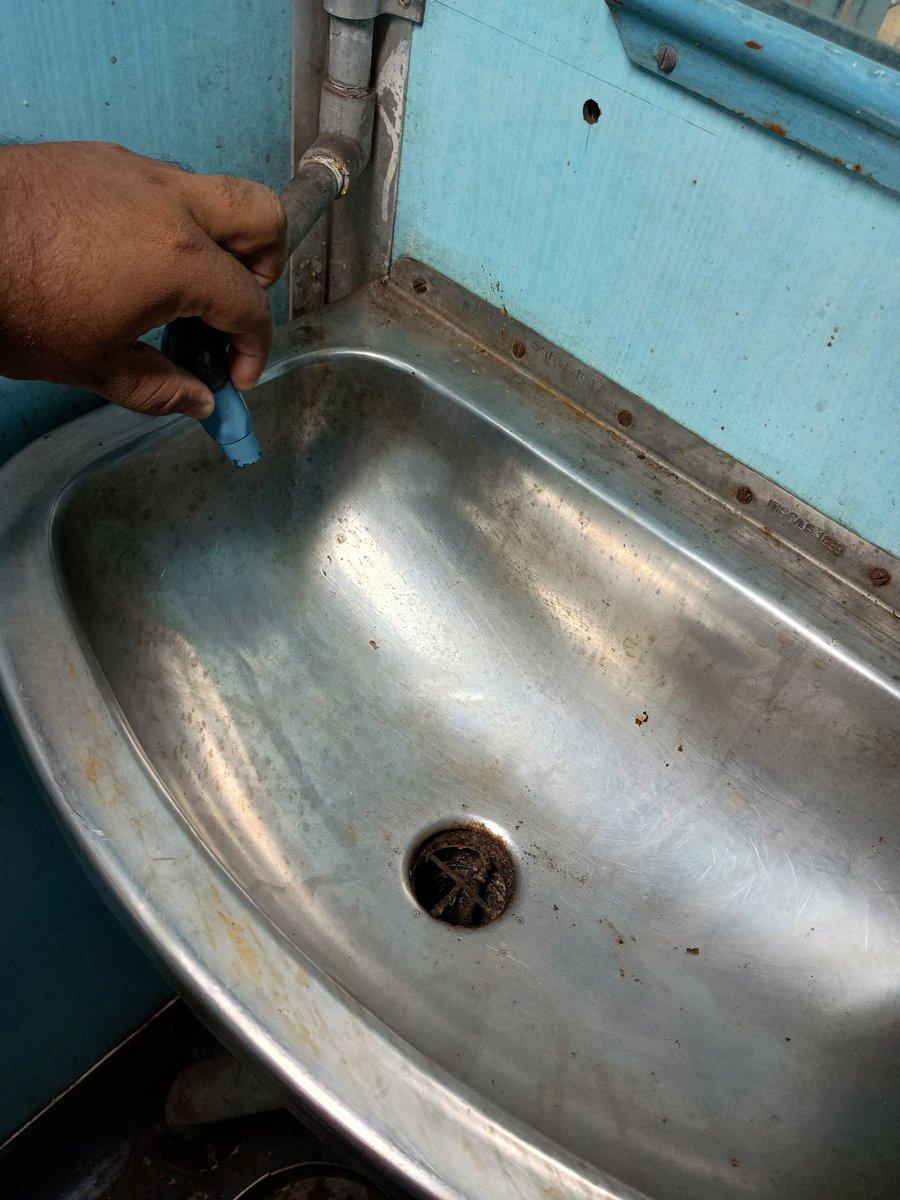 No water supply in Angul puri (08427)MEMU
<a href="/AshwiniVaishnaw/">Ashwini Vaishnaw</a> 
<a href="/EastCoastRail/">East Coast Railway</a>