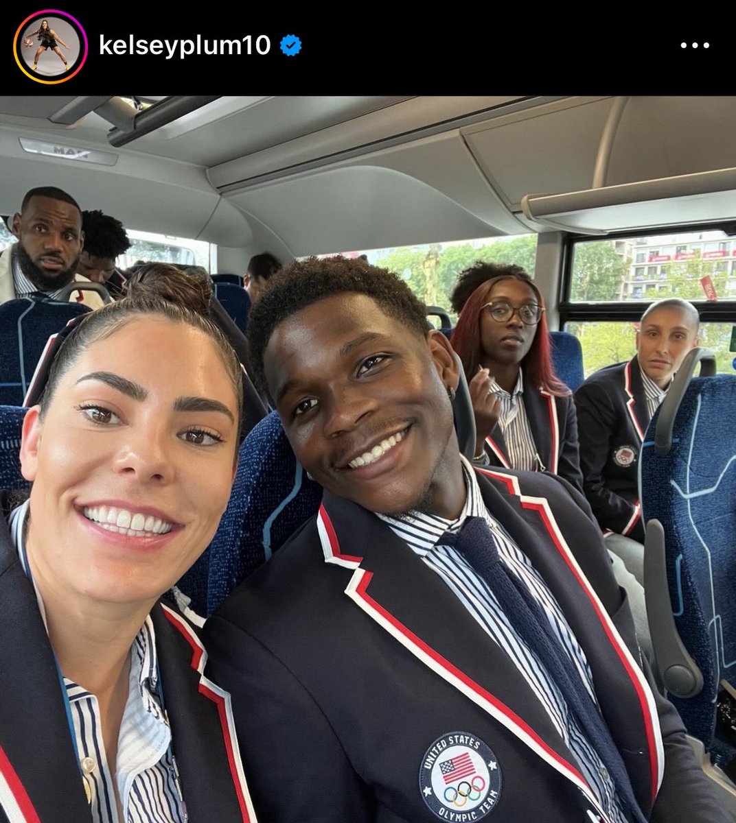 OliviaMulvihill's tweet image. Oh they were roasting everybody on that bus