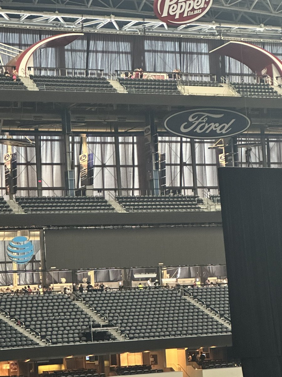 Collin Gillaspie tweet media
