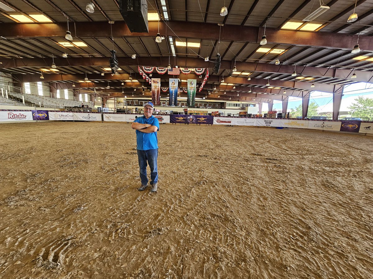 DownunderHorse's tweet photo. It's been a busy last couple days at the Murieta Equestrian Center setting up for this weekend's #WalkaboutTour presented by @RitchieWaterers.
The event gets started at 9 a.m. tomorrow! https://t.co/86K73ehho1