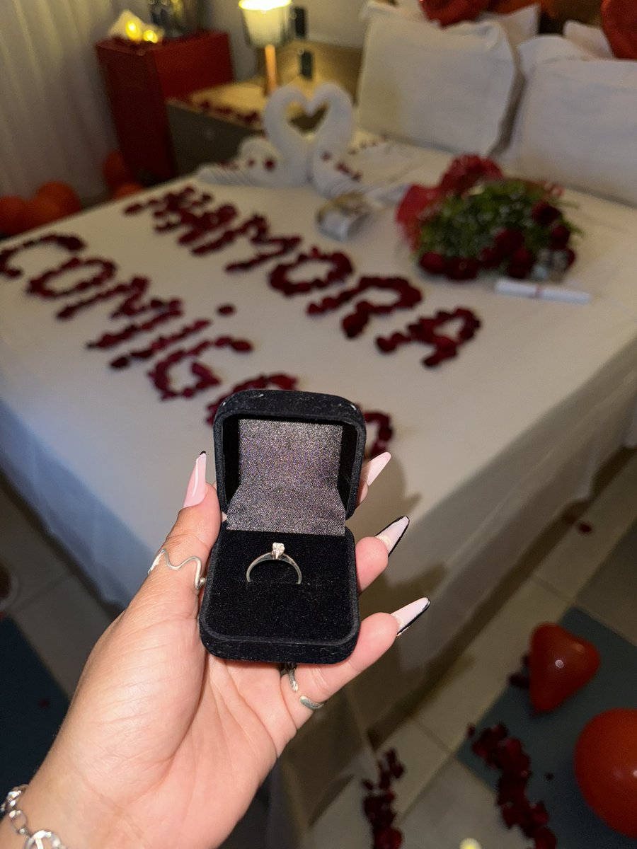 dudaariella's tweet photo. Chegou minha vezzzzz😍🫶🏻💍 https://t.co/ukV4zrd3R1