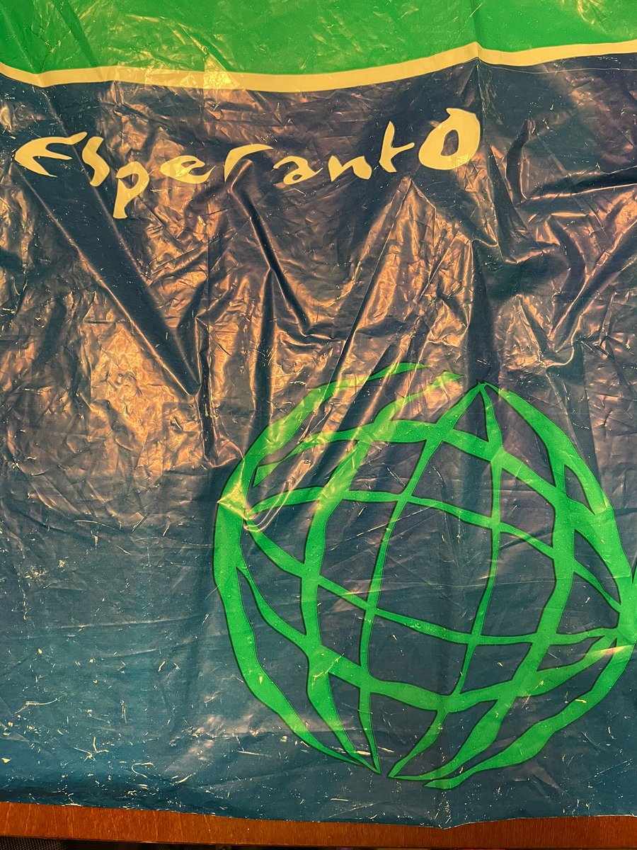 dougomez's tweet photo. Ha muerto Carlos Souki. Creó Esperanto en Caracas y Altamira en Coral Gables. Fueron lugares para la música, los libros y el encuentro. Afable, generoso, un gran conversador. Siempre al lado de Susana, orgulloso de su familia. Un ser humano noble. Dios lo tenga en la gloria. QEPD https://t.co/WoLvgp7d2H