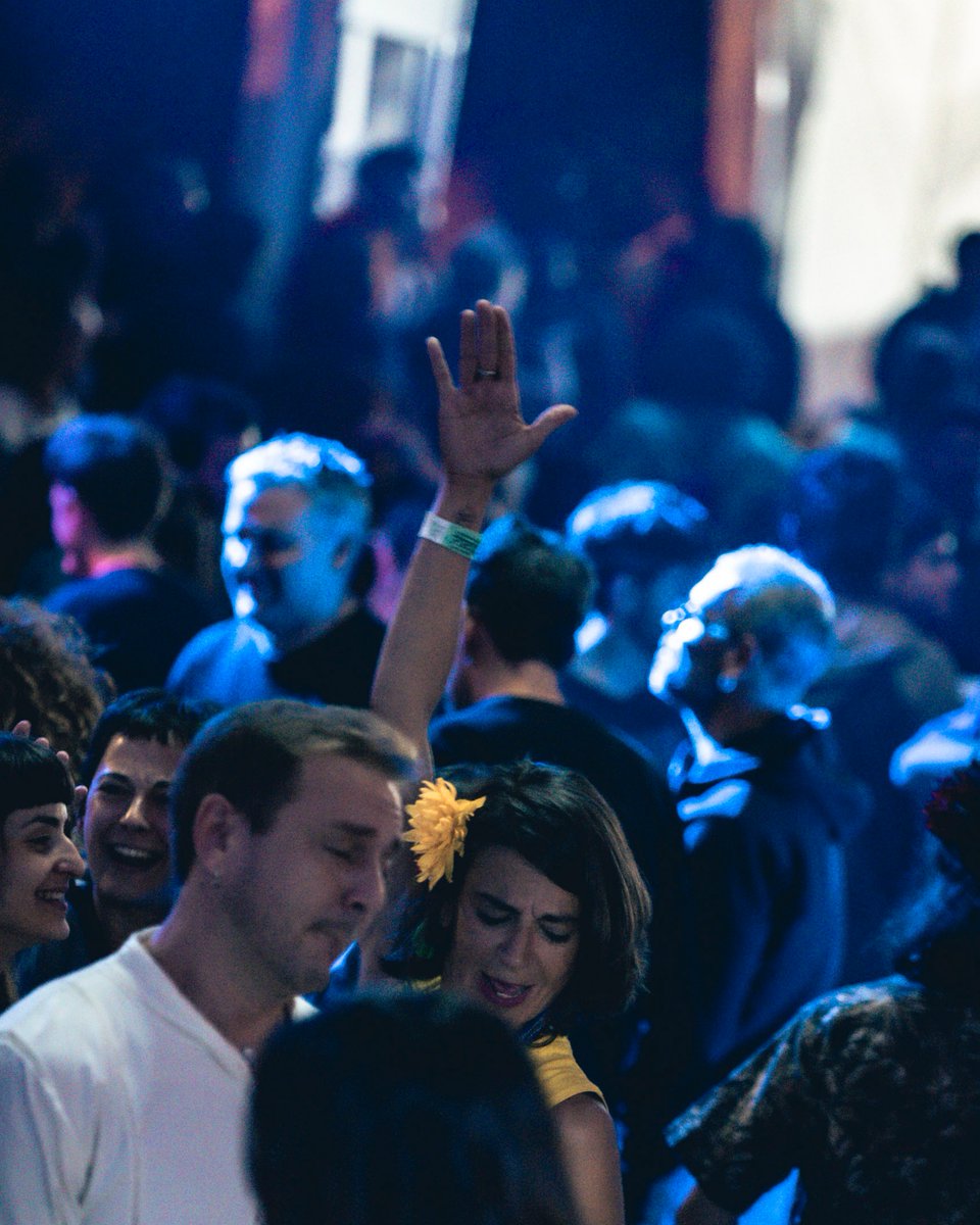Noche infinita en la verbena de #PirineosSur2024 con <a href="/SweetDrinkz/">Sweet Drinkz</a>   🙌📀