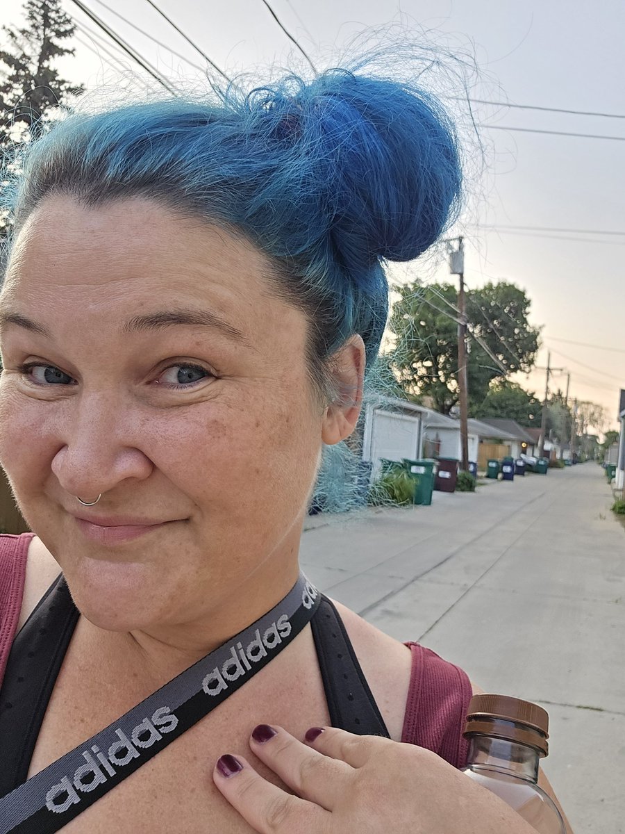 DelilahWilding's tweet photo. What did you say about my man?
I'll meet you out back in the alley.
#fightme #catfight #cashmeoutside #howbowdat #alleycat https://t.co/oKTCcE6zA2