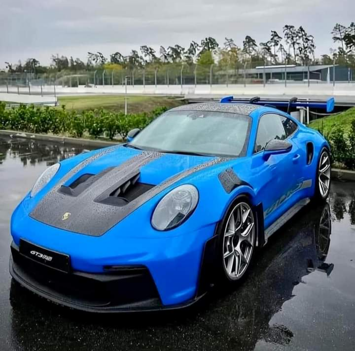Oscarol95842891's tweet photo. #Porsche 💙🖤💙 https://t.co/pJQPsaM2tx
