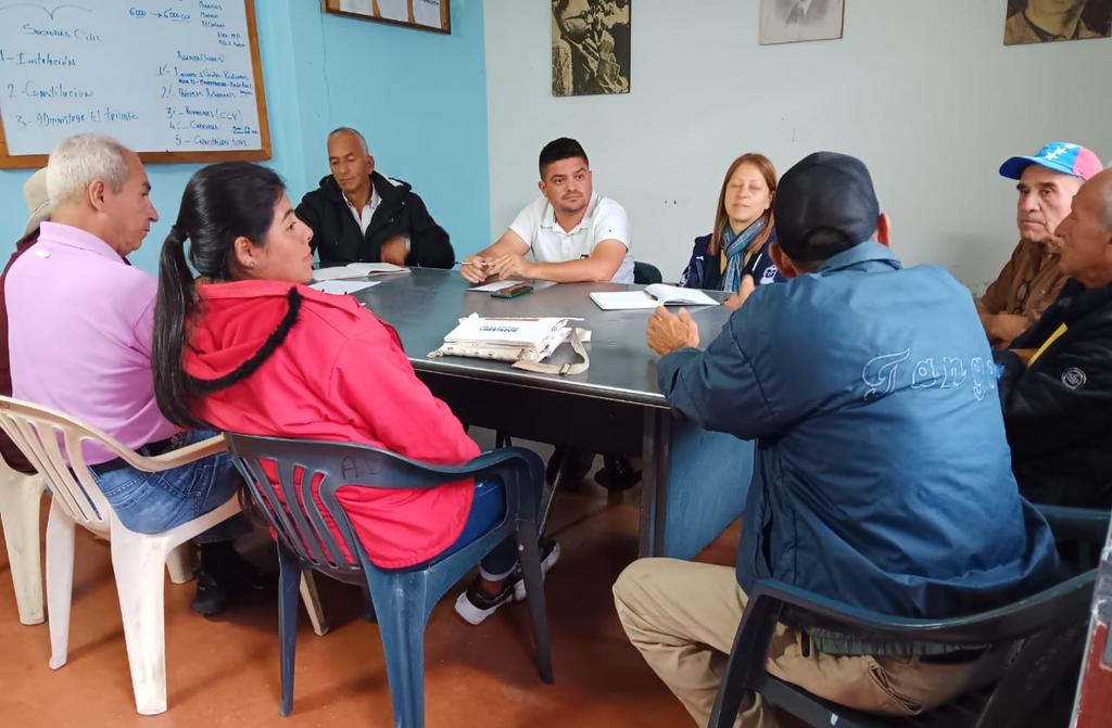 francodgirolamo's tweet photo. Desde Timotes municipio Miranda junto a miembros del Comité Ejecutivo Municipal.
¡Seguimos adelante por Mérida y Venezuela!
#ADConecta https://t.co/NQXQNTBCd8