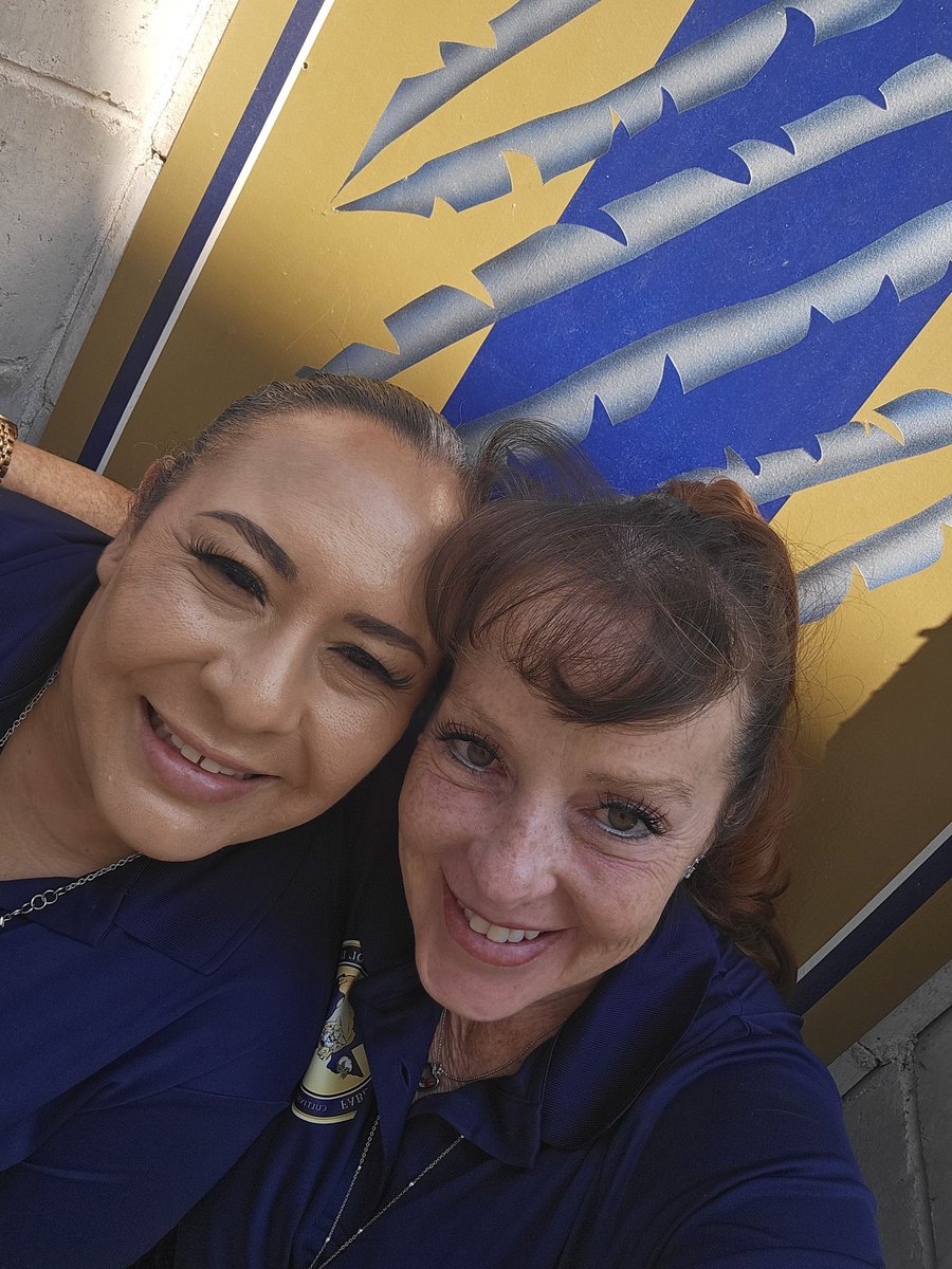 JulieanaNavar's tweet photo. Great message at convocation.
Reach them before you teach them...
Building relationships!! https://t.co/Di01ksWI4n