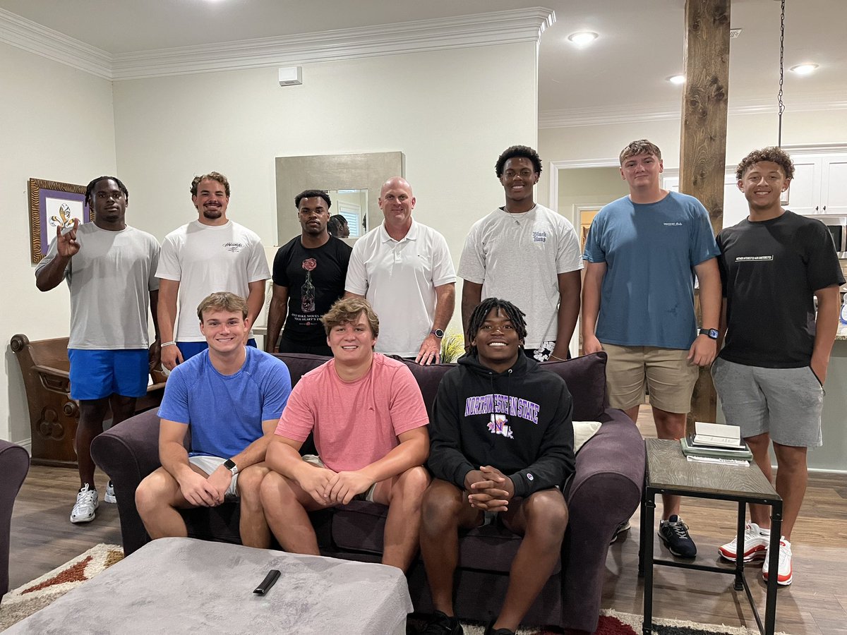BlaineMcCorkle's tweet photo. It’s been fun to host these incoming frosh @NSUDemonsFB  They’re off to a great start in the classroom, weight room &amp; starting to build the bonds that last a lifetime &amp; create championships! Excited to see them in a helmet next week! Great days ahead! #MakeAnExcuseToWin 🤘🏼🏈📚🏋🏽 https://t.co/u6JhP2zF9h