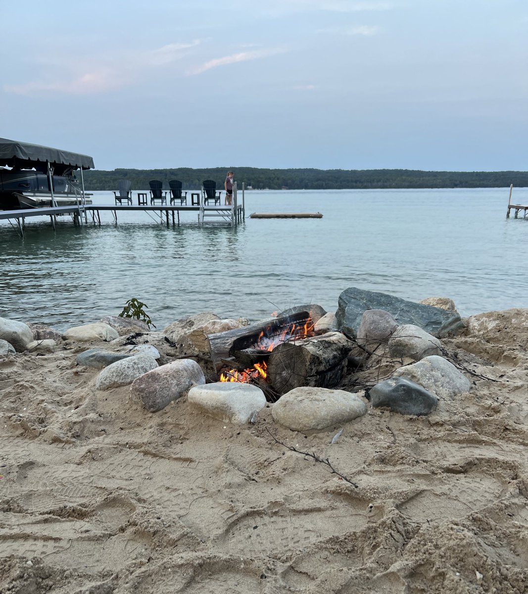 JⱤØSS tweet media