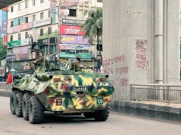 devparashar1999's tweet photo. Raids were carried out across #Bangladesh last night by joint forces, with reports of gunfire.
 #curfew 
#BangladeshBleeding #StudentProtest #Oppression #StateOppression #HumanRights #HumanRightViolaion #StepDownHasina #BangladeshBleeding 
#BangladeshiStudentsareinDanger https://t.co/4w97Jd9Q7H