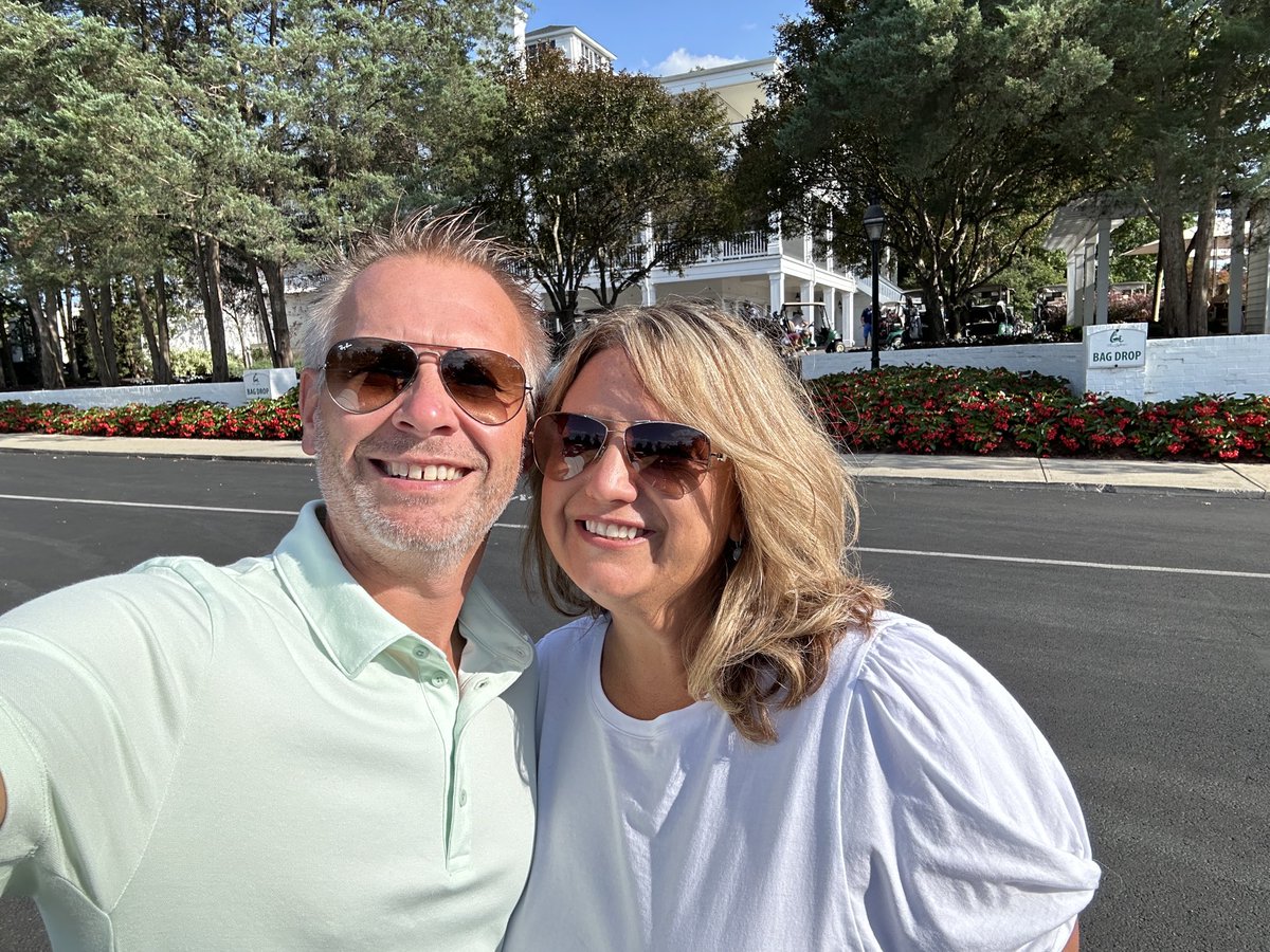 nmcilwain1's tweet photo. First full week back from vacation and glad @bmcilwain was willing to go out for a dinner date night with me. #luckguy #blessed
Thanks to @LakesClub for the great ambiance and dinner https://t.co/gCTLI2ReYP