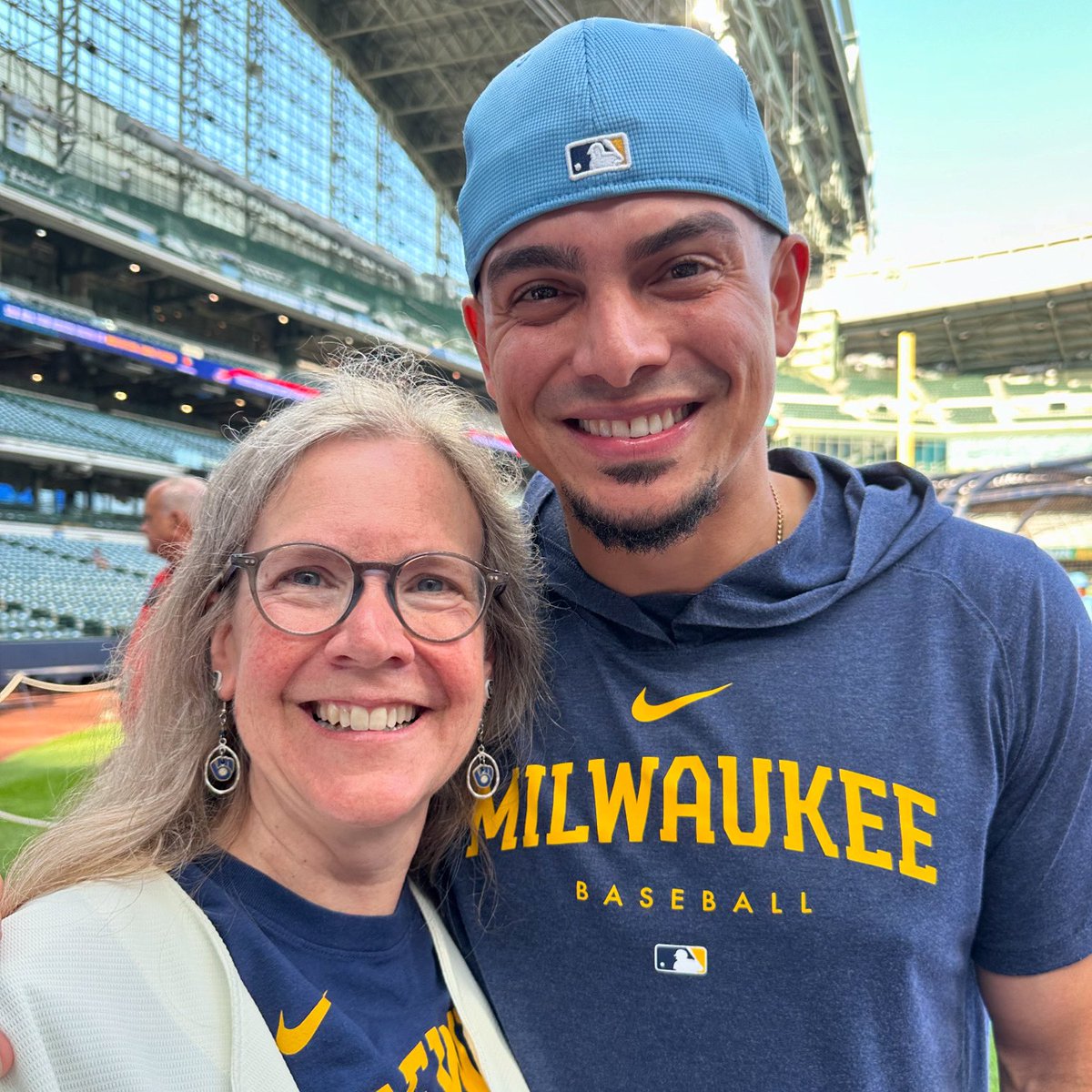 juliebalchWI's tweet photo. My happy place is extra happy today. Got to meet players. 🥰 Go Brewers!
#ThisIsMyCrew https://t.co/tV4EXgH2KT