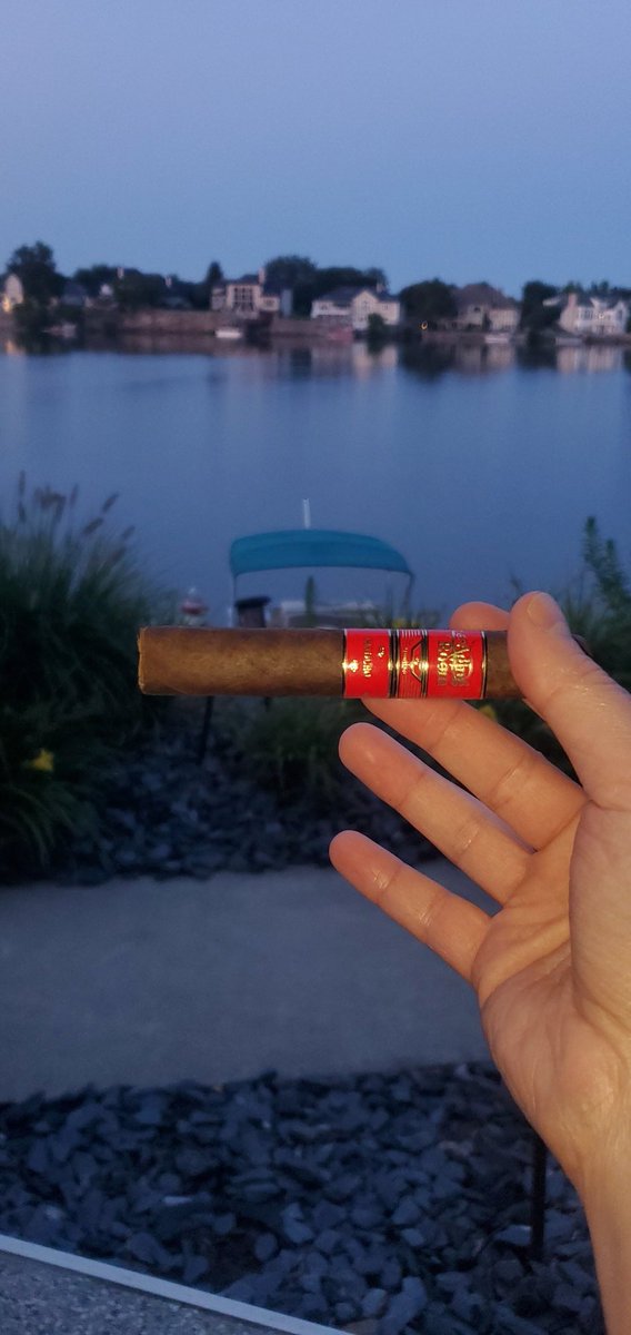 BTehanOSU's tweet photo. Aging Room Quattro Espressivo Maduro for Friday night! #greycliffeatthequarry @AgingRoomRafael @AgingRoomCigars #agingroomquattro #itstasty #TGIF https://t.co/EHQuk7UMZV