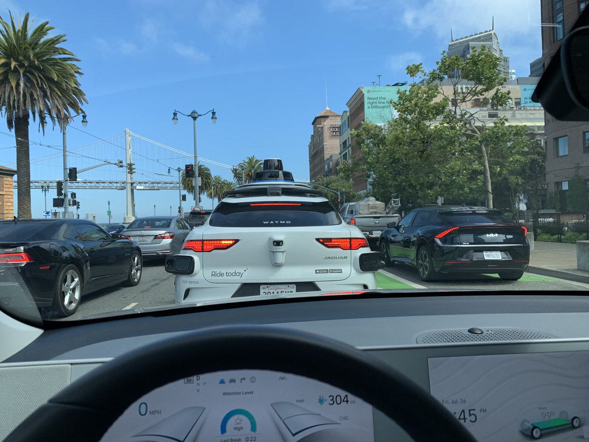 퇴근길 … 귀가 해서 🥃  🎶🎵
youtu.be/RnAfger8Buw?si…