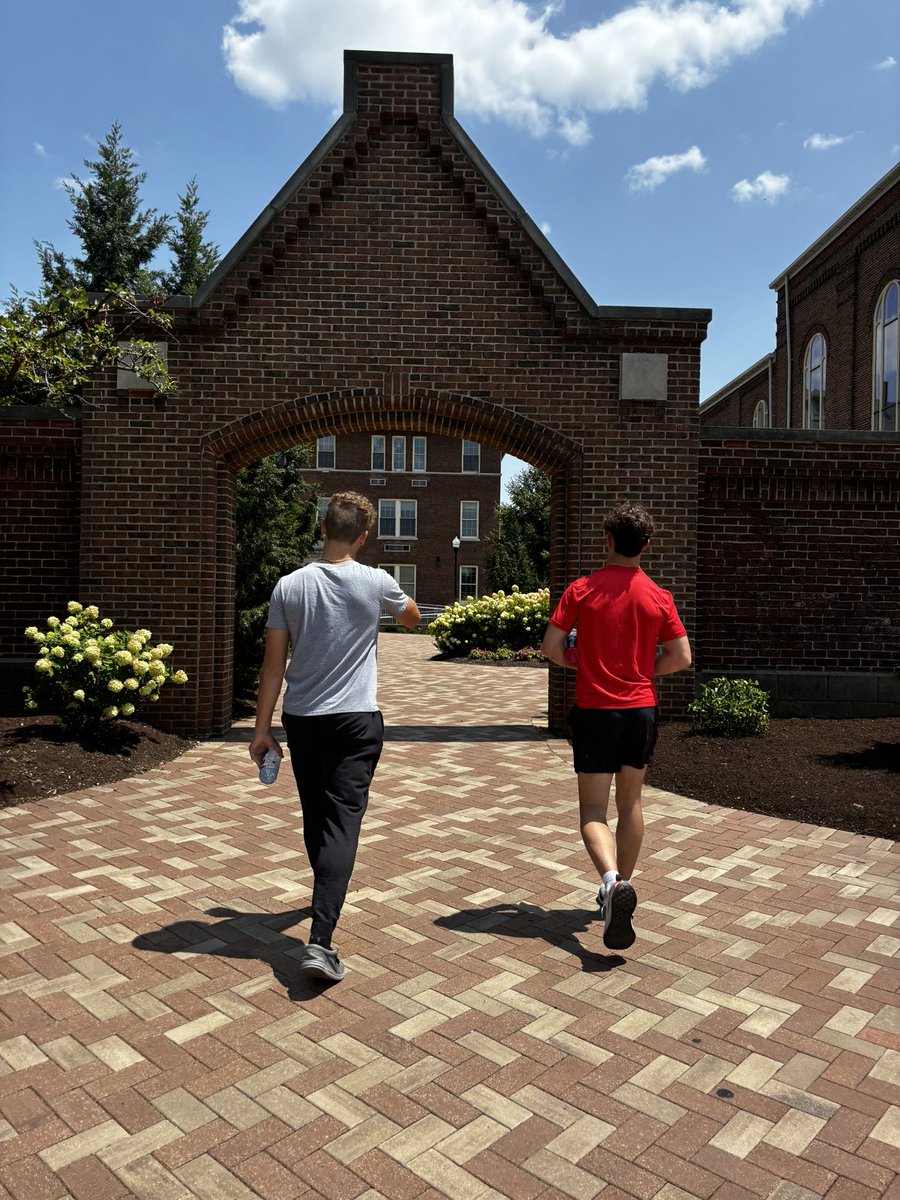 luke24erdman's tweet photo. Thank you @CoachCos16 for having me up to campus. Can’t wait to get back up! @DaytonFootball https://t.co/IYn1W1vws7