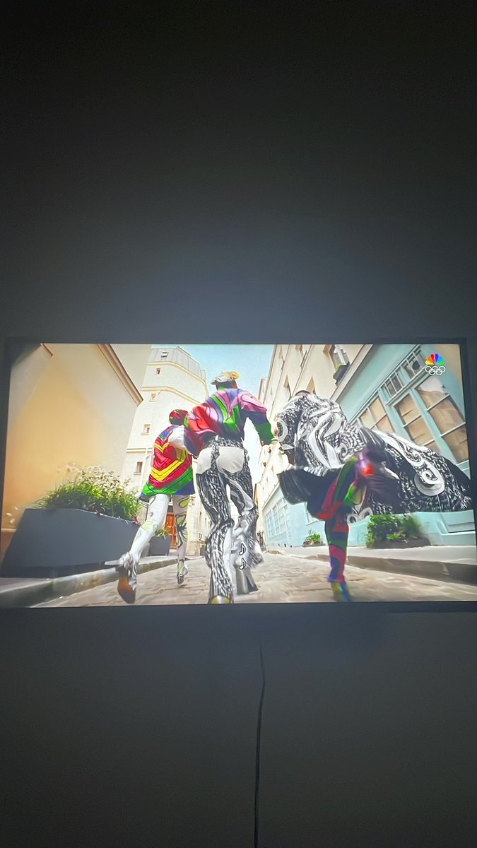 carolinechungus's tweet photo. Is this the Olympic opening ceremony or a commercial for #emilyinparis https://t.co/NJlUiX80YN