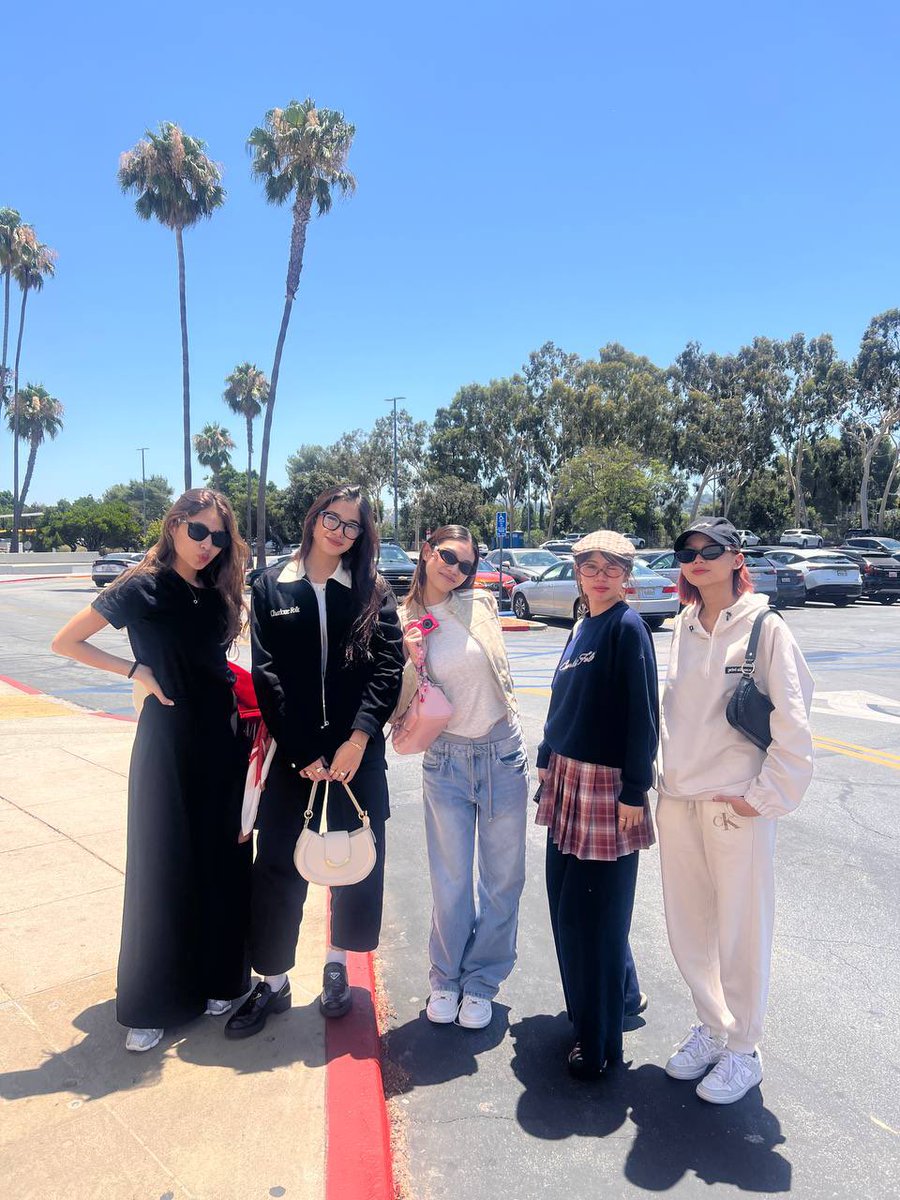 #BINI : We’re on cloud nine as our batch 1 BINIbini safely arrived in the USA! ✈️🇺🇸 Here are a few snaps from their BINIyahe!📸

#BINIversayangHulyo