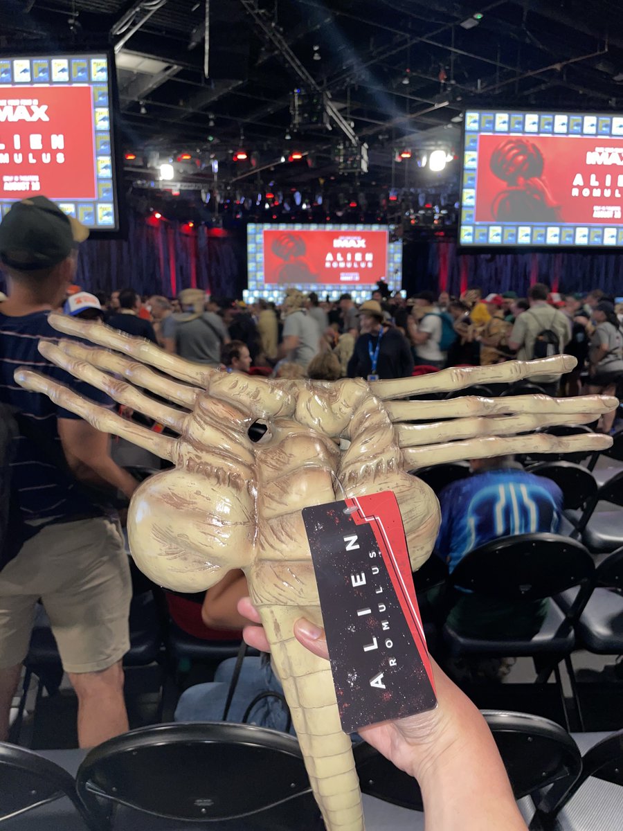 SD_Comic_Con's tweet photo. A better look at the #AlienRomulus face hugger panel swag #HallH #SDCC https://t.co/3EMCcViAAs