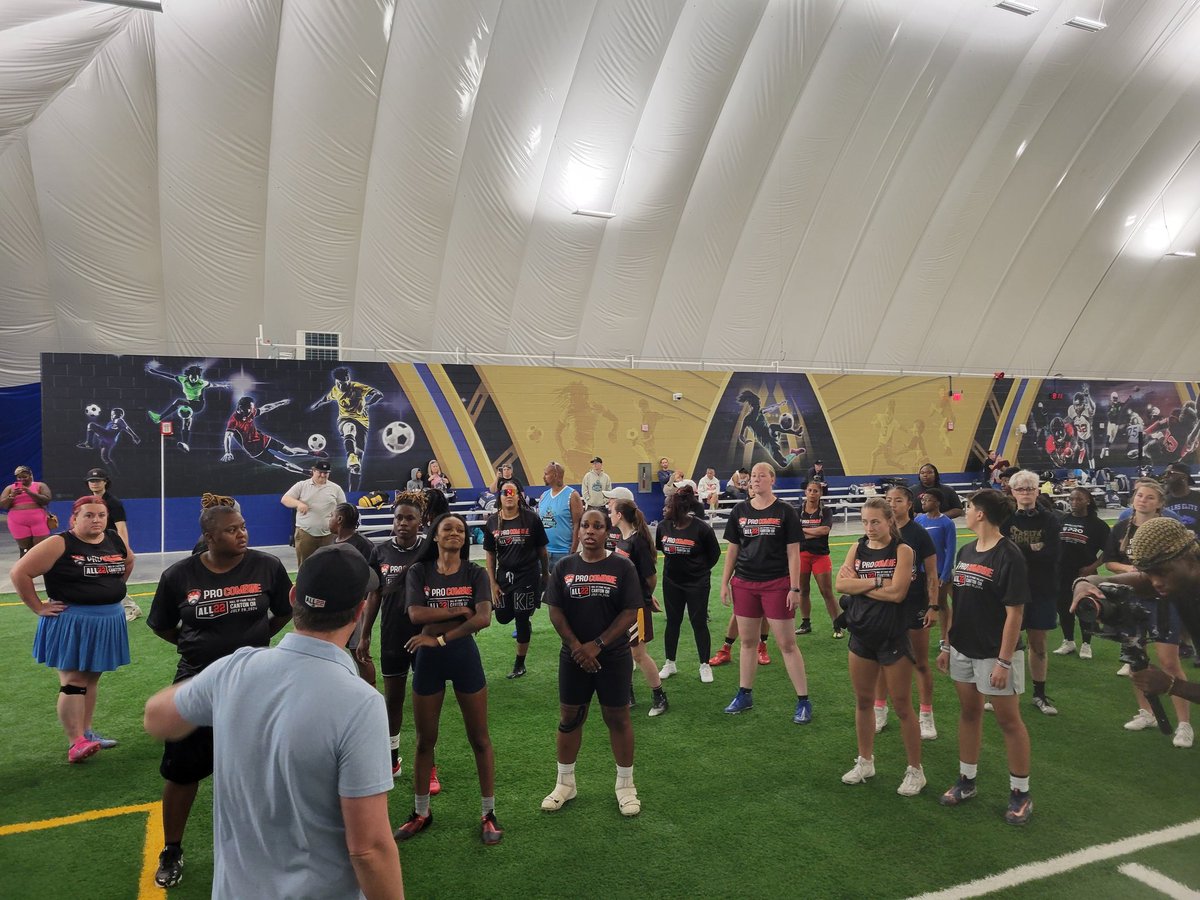 CaliApe_22's tweet photo. Great day with amazing company! It's an honor @WFAfootball 🏆🏈
#ESPN2 #RoadToCanton #VisitCanton #CantonFootball #WFAPlayoffs #WFA #WFAStrong #Adenation #Wilson #AKAthletics #Parity #Fatheads #4Imprint #WomensFootballAlliance #HerStory @HOFVillage @ProFootballHOF https://t.co/6cuu0UdZV1