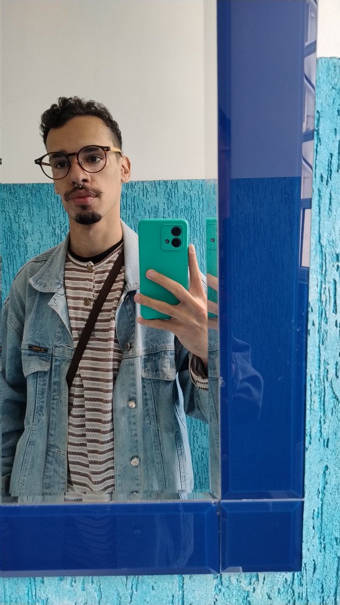 Eu_Dini05's tweet photo. All blue?! https://t.co/51HFtey4Yd