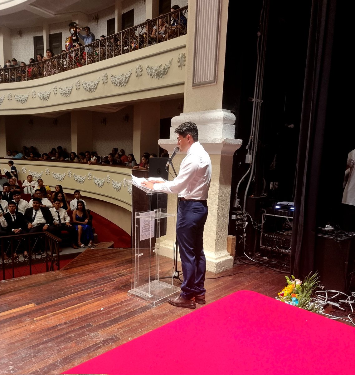 chargoy06's tweet photo. Hoy cerramos el período de Clausuras del Ciclo Escolar: 2023-2024 en el COVAEB-62,  dirigido atinadamente por el Director:  Mtro. Julio F. Ortiz Martínez.
Puntual mensaje del Ing. Samuel Aguirre Ochoa. 
Líder Estatal del Movimiento Antorchista.
👏🏻👏🏻👏🏻 https://t.co/MQtT6tn4XB