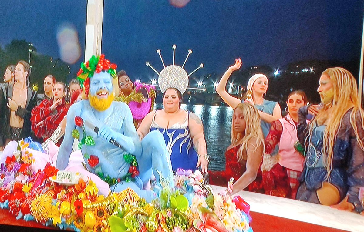 🇫🇷 🏳️‍🌈 | Francia debe pedir perdón a los cristianos del mundo. En la bizarra inauguración de los Juegos Olímpicos de #Paris2024 representaron de manera profana, la Última Cena de Jesús con barbudas, travestis y todo el aquelarre drag queen. Sodoma y Gomorra francés. Repudiable.