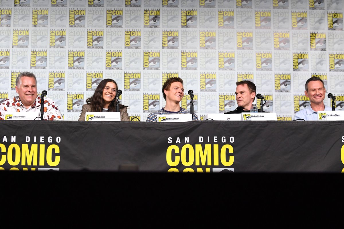 SHO_Dexter's tweet photo. Now this is a KILLER group 🔪 #DexterOriginalSin #SDCC https://t.co/e8vGWXVmbZ