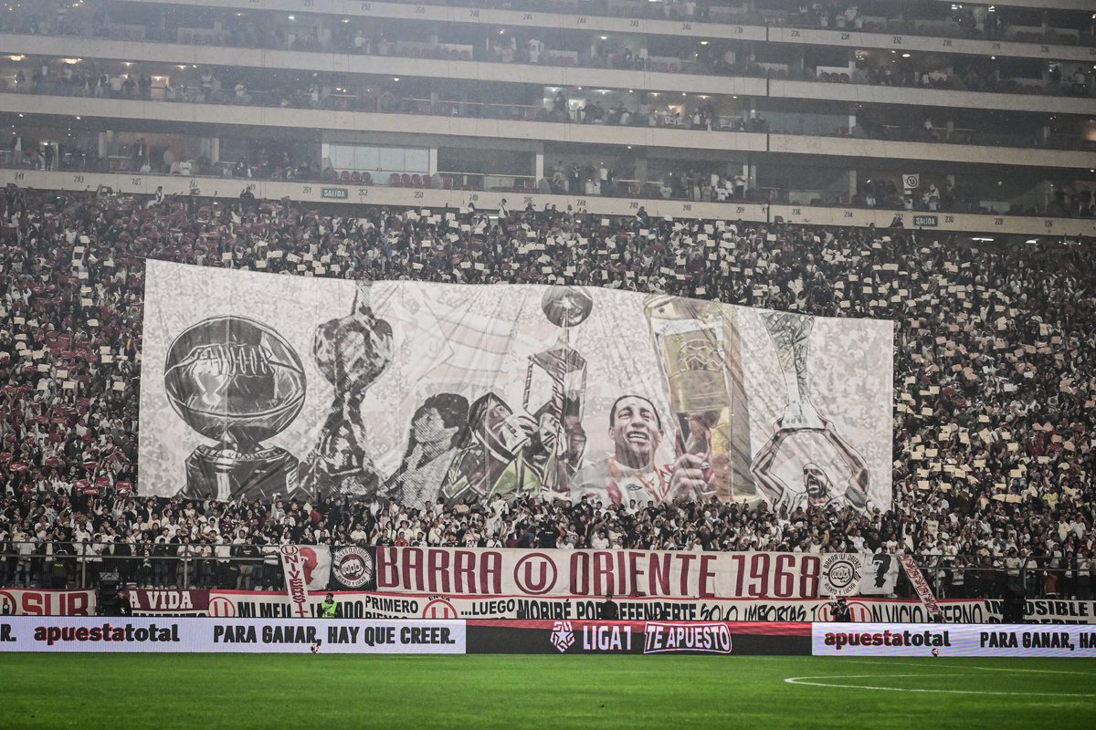 Liga1TeApuesto's tweet photo. 🏟️ 𝗘𝗹 𝗠𝗼𝗻𝘂𝗺𝗲𝗻𝘁𝗮𝗹 𝗿𝗲𝗰𝗶𝗯𝗲 𝘂𝗻𝗮 𝗻𝘂𝗲𝘃𝗮 𝗲𝗱𝗶𝗰𝗶𝗼́𝗻 𝗱𝗲𝗹 𝗖𝗹𝗮́𝘀𝗶𝗰𝗼 𝗱𝗲𝗹 𝗳𝘂́𝘁𝗯𝗼𝗹 𝗽𝗲𝗿𝘂𝗮𝗻𝗼

#Liga1TeApuesto
#ElADNdelHincha https://t.co/pCTSvYVpiU